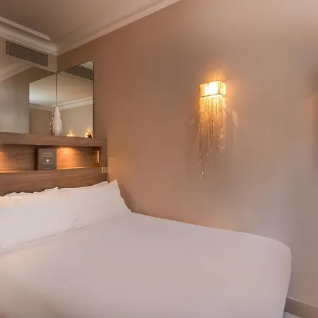 Le Singulier 3* Parigi