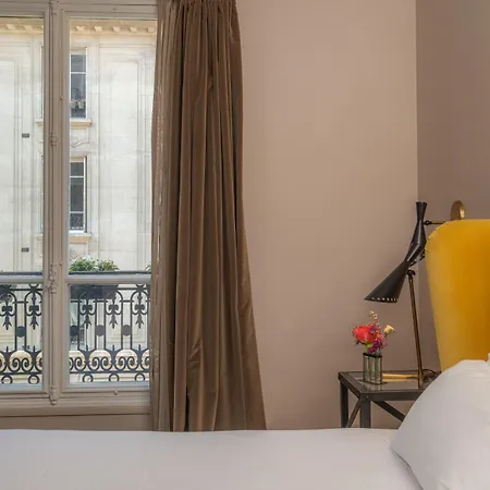 Le Singulier Hotel