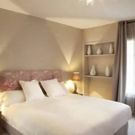 Le Singulier 3* Parigi
